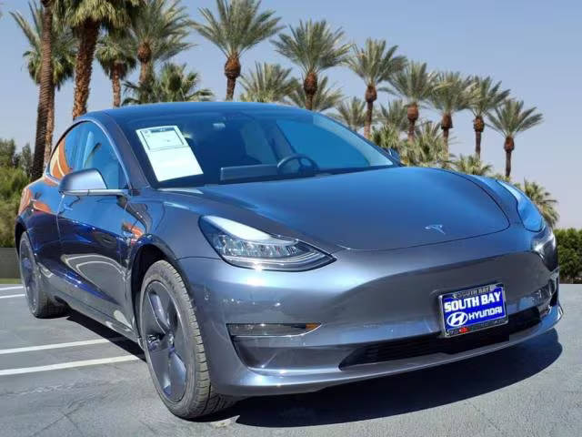 2020 Tesla Model 3 Standard Range RWD photo