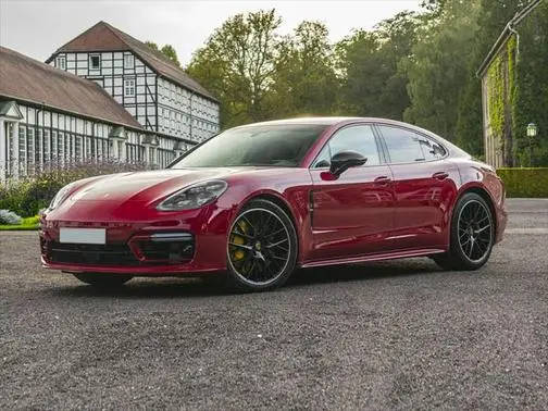 2022 Porsche Panamera GTS AWD photo