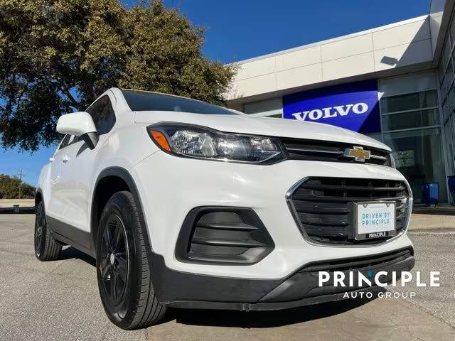 2020 Chevrolet Trax LS FWD photo