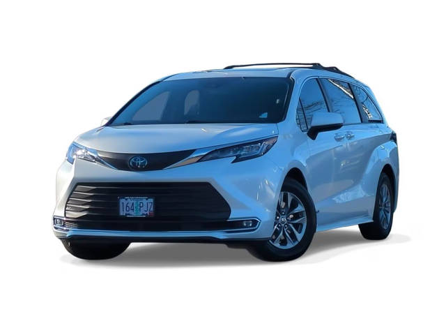 2021 Toyota Sienna XLE FWD photo