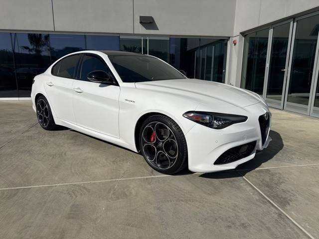 2022 Alfa Romeo Giulia Veloce RWD photo