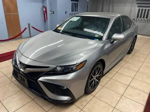 2022 Toyota Camry SE Nightshade FWD photo