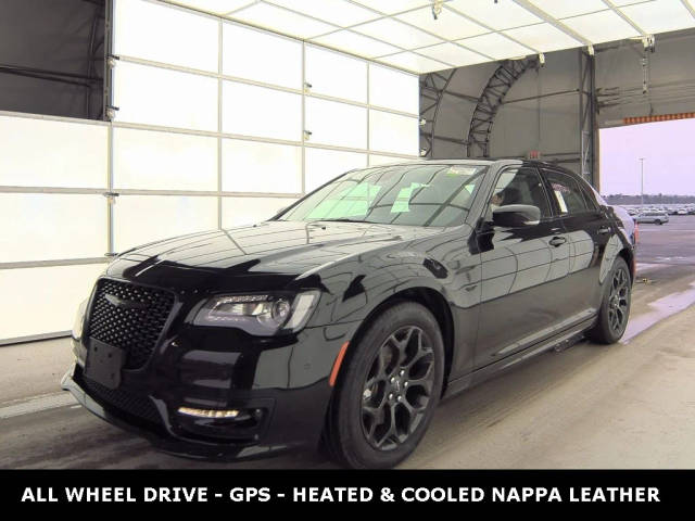 2022 Chrysler 300 Touring L AWD photo