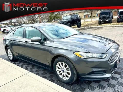 2016 Ford Fusion S FWD photo