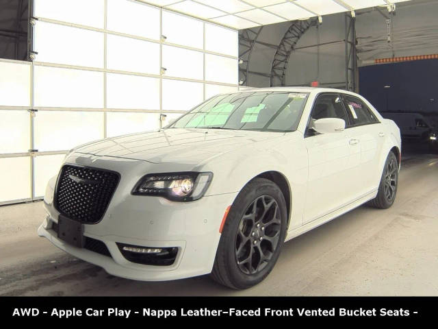 2022 Chrysler 300 Touring L AWD photo