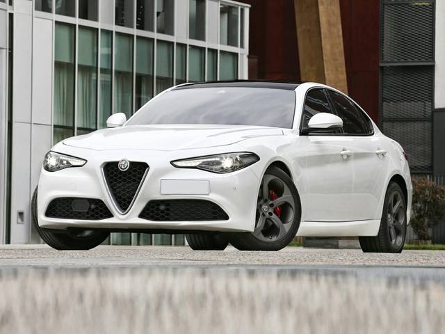 2018 Alfa Romeo Giulia Ti Sport RWD photo