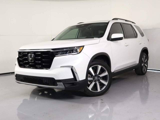 2023 Honda Pilot Touring AWD photo