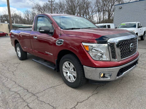 2017 Nissan Titan SV 4WD photo