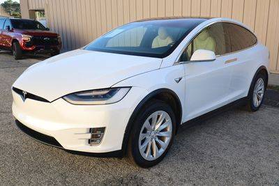 2020 Tesla Model X Long Range Plus AWD photo