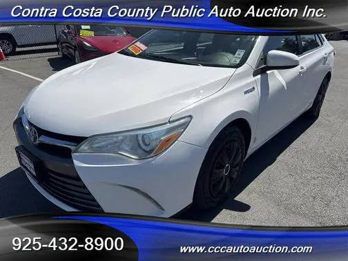 2015 Toyota Camry LE FWD photo