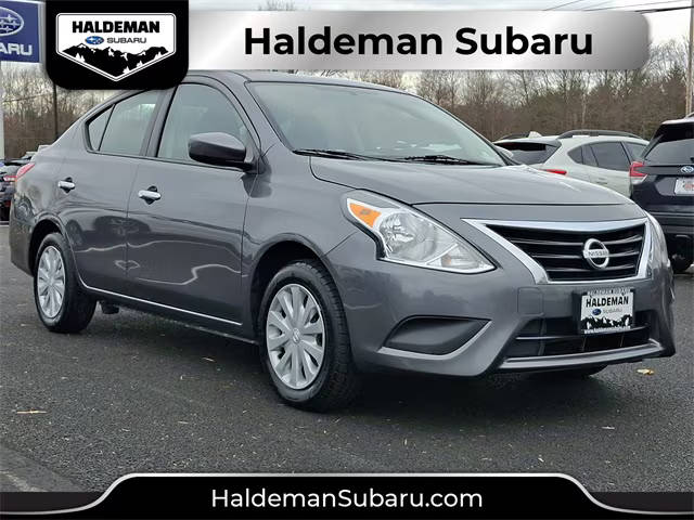 2018 Nissan Versa SV FWD photo