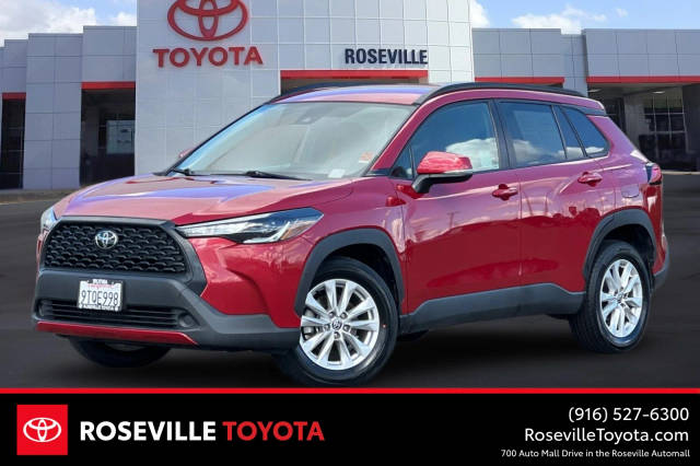 2022 Toyota Corolla Cross LE FWD photo