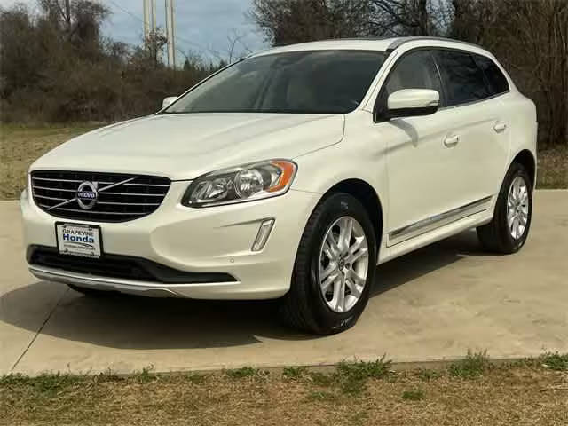 2016 Volvo XC60 T5 Drive-E Premier FWD photo
