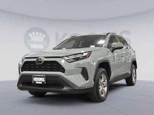 2022 Toyota RAV4 XLE AWD photo