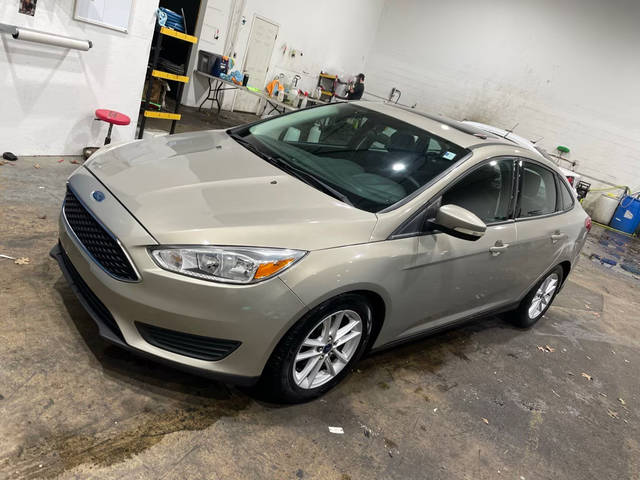 2015 Ford Focus SE FWD photo