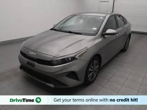 2022 Kia Forte LXS FWD photo