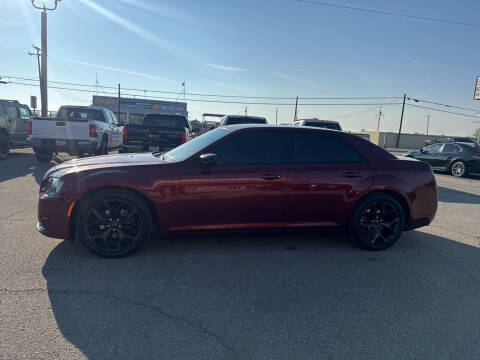 2022 Chrysler 300 Touring RWD photo