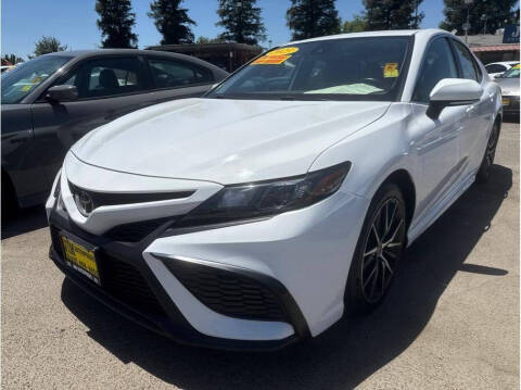 2023 Toyota Camry SE FWD photo