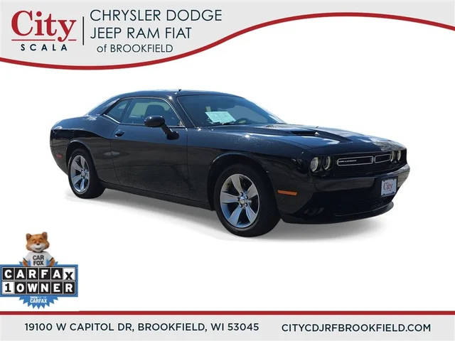 2015 Dodge Challenger SXT RWD photo