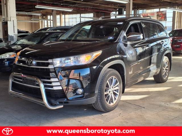 2017 Toyota Highlander XLE AWD photo