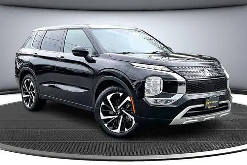 2022 Mitsubishi Outlander  4WD photo