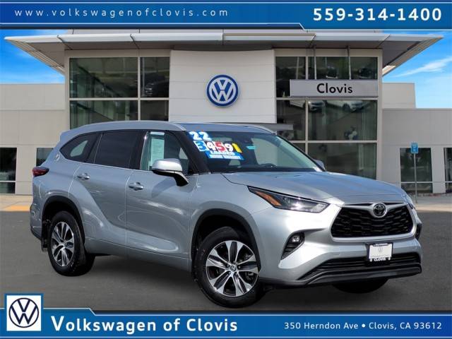 2022 Toyota Highlander XLE FWD photo