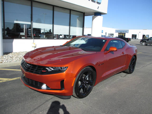 2023 Chevrolet Camaro 1LT RWD photo