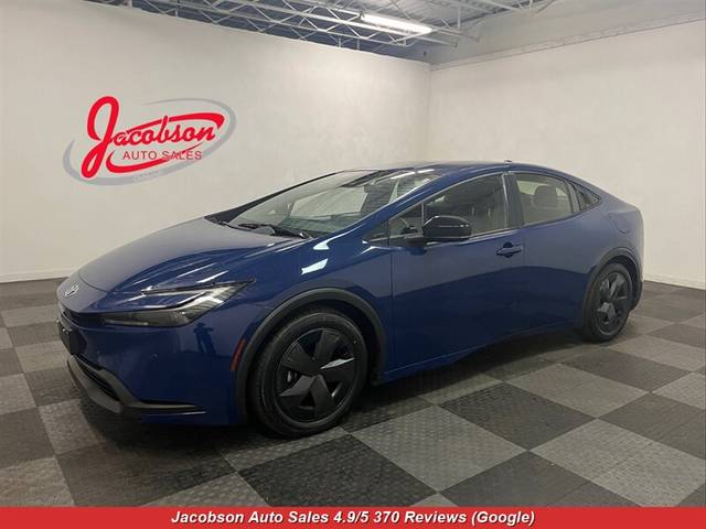 2023 Toyota Prius LE FWD photo