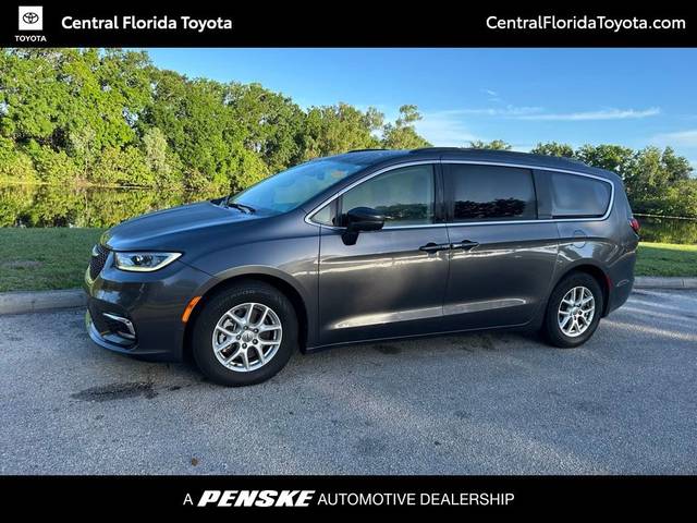 2022 Chrysler Pacifica Minivan Touring L FWD photo