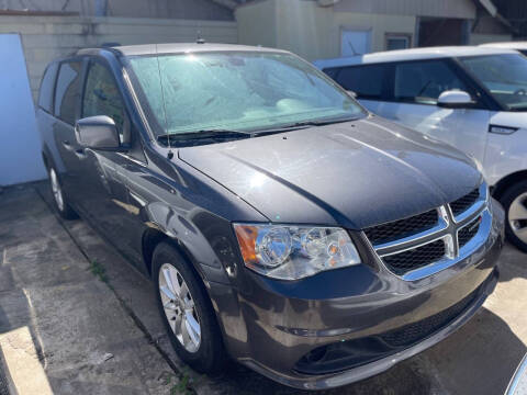 2018 Dodge Grand Caravan SXT FWD photo