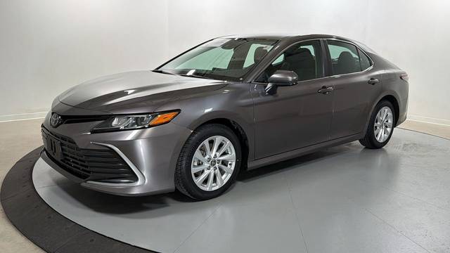 2023 Toyota Camry LE FWD photo