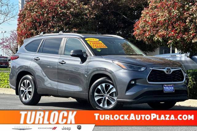 2023 Toyota Highlander XLE FWD photo