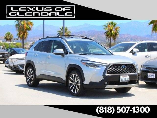 2022 Toyota Corolla Cross XLE FWD photo