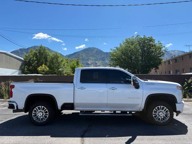 2022 Chevrolet Silverado 3500HD High Country 4WD photo