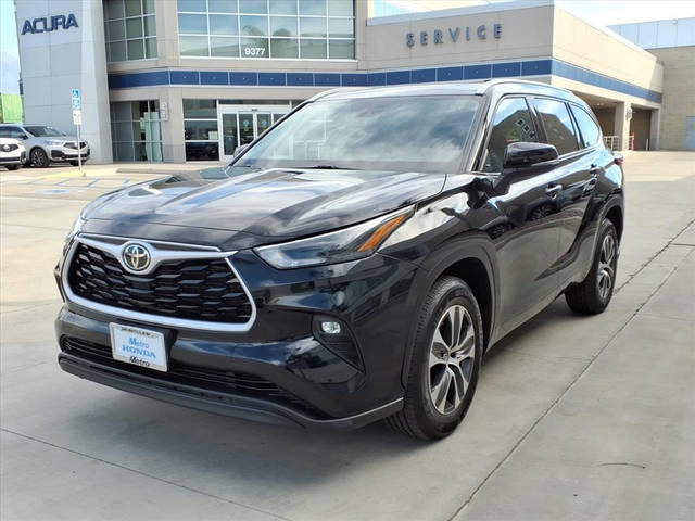2022 Toyota Highlander XLE FWD photo