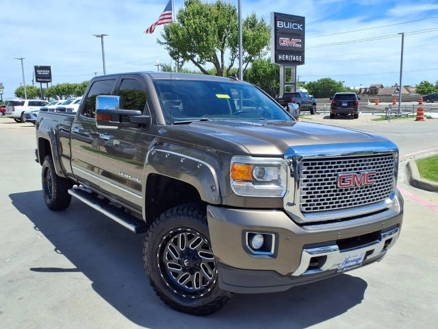2015 GMC Sierra 2500HD Denali 4WD photo