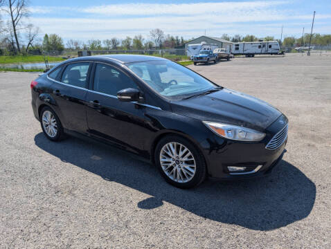 2016 Ford Focus Titanium FWD photo