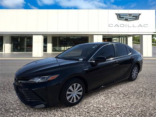 2019 Toyota Camry Hybrid LE FWD photo