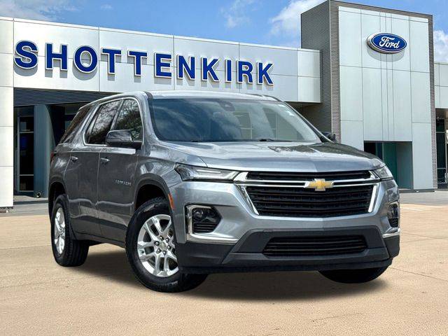 2023 Chevrolet Traverse LS FWD photo