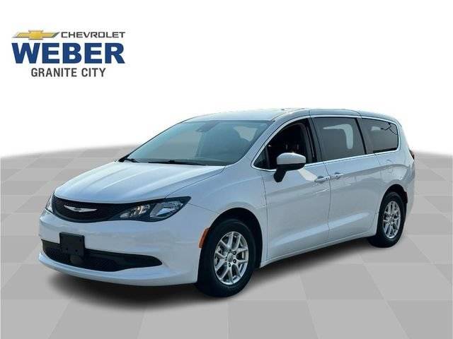 2023 Chrysler Voyager LX FWD photo