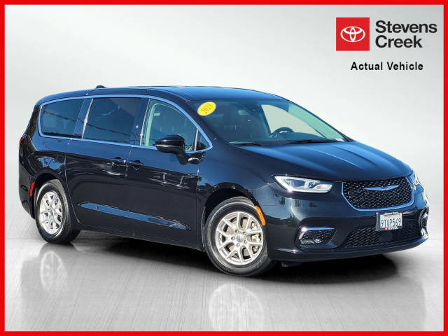 2023 Chrysler Pacifica Minivan Touring L FWD photo