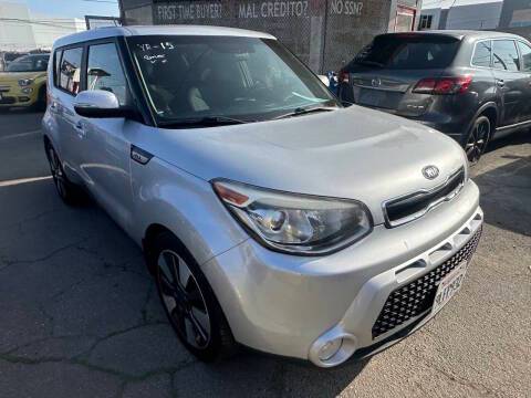 2015 Kia Soul ! FWD photo