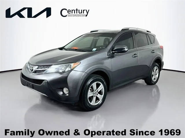 2015 Toyota RAV4 XLE FWD photo