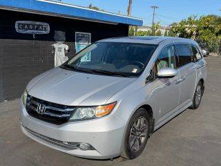 2015 Honda Odyssey Touring FWD photo