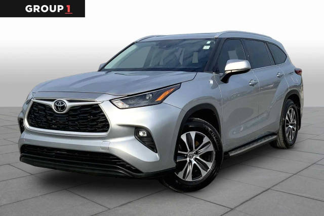 2022 Toyota Highlander XLE FWD photo