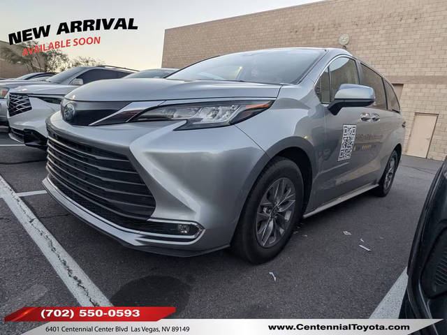 2023 Toyota Sienna XLE FWD photo