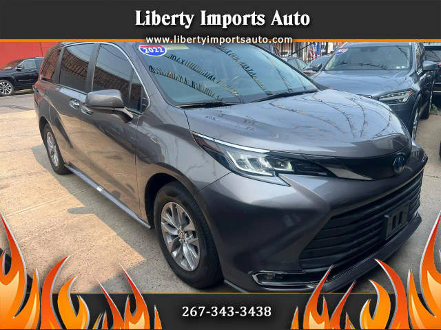 2022 Toyota Sienna XLE AWD photo