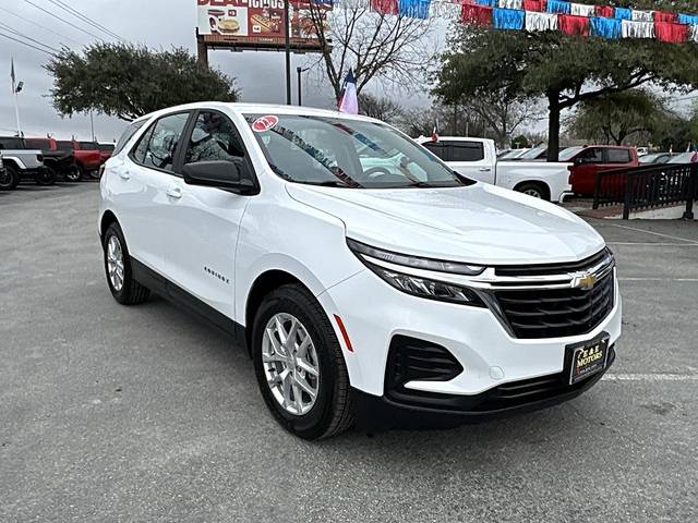 2022 Chevrolet Equinox LS FWD photo