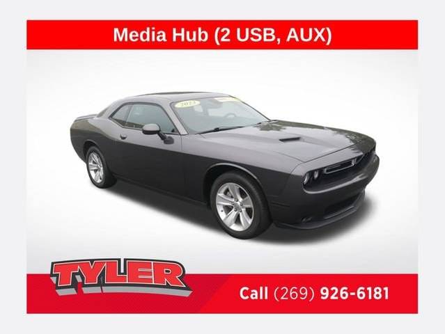 2023 Dodge Challenger SXT RWD photo