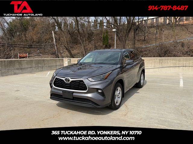2022 Toyota Highlander LE AWD photo